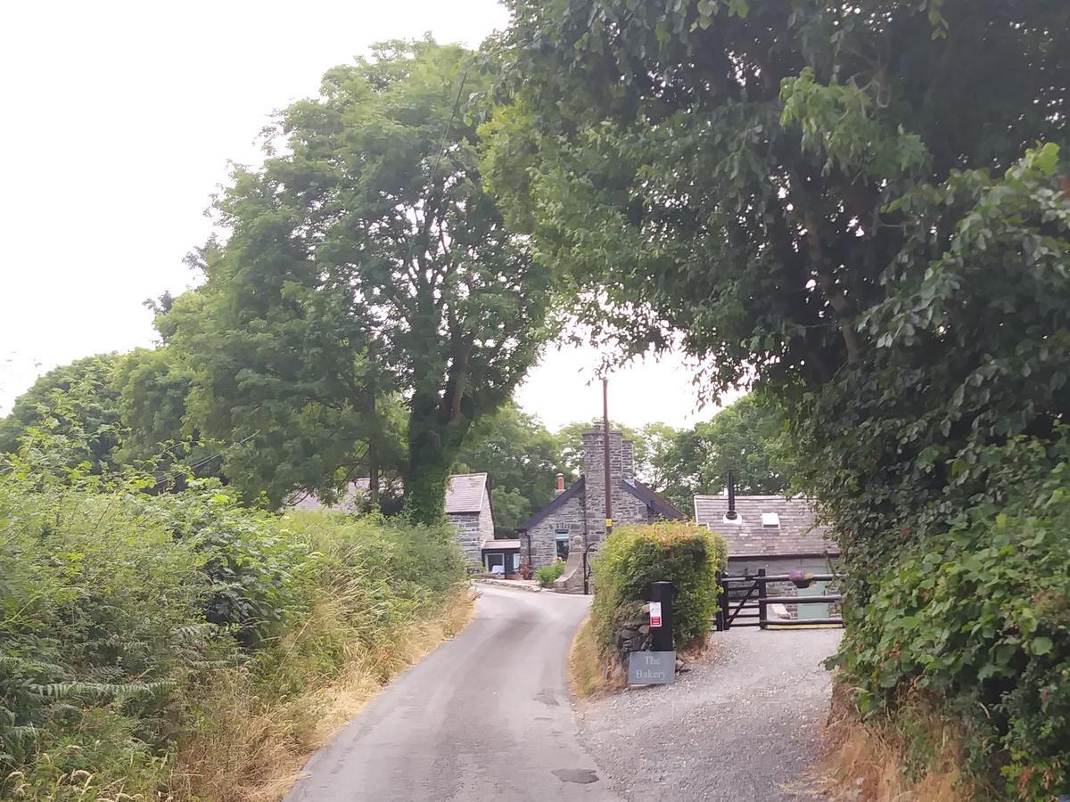 The Bakery Villa Llanddeiniol Bagian luar foto