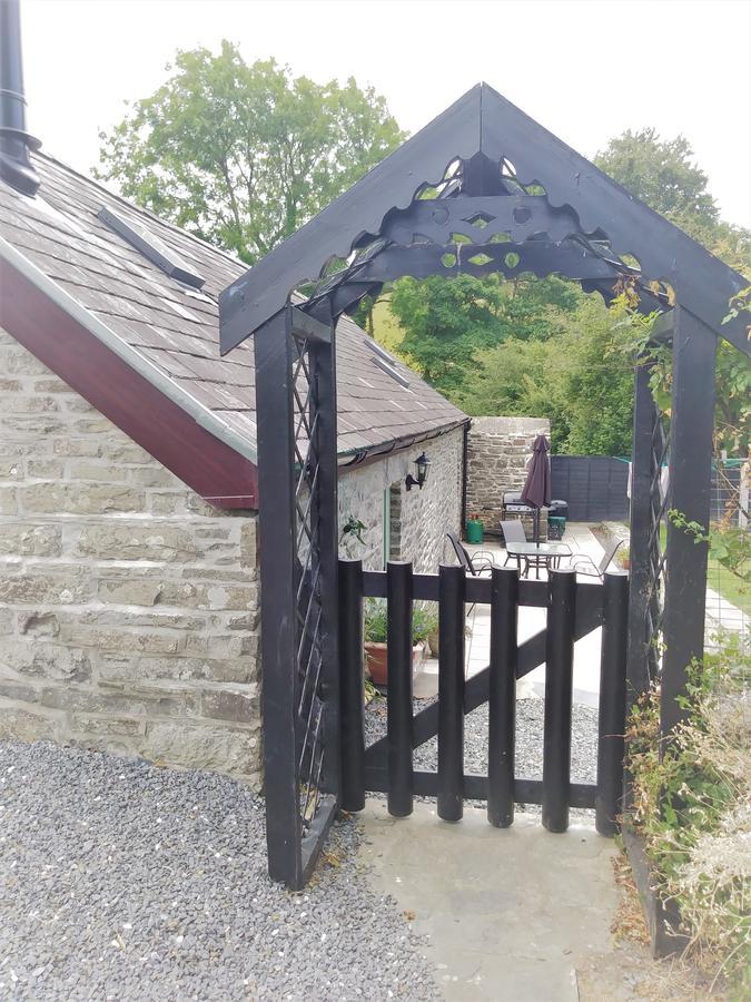 The Bakery Villa Llanddeiniol Bagian luar foto